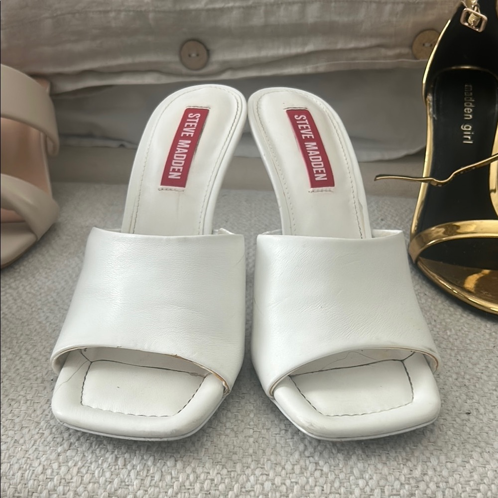 Steve Madden White Mules Minimalist Design